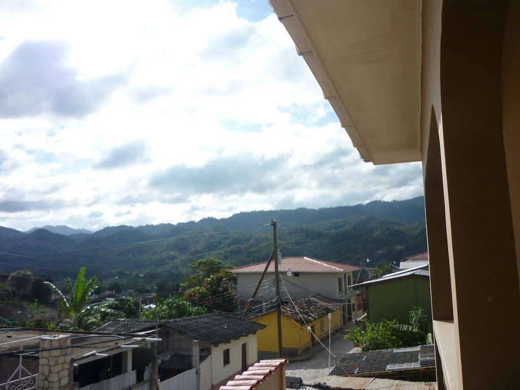 Hotel La Escalinata Copán Exteriör bild